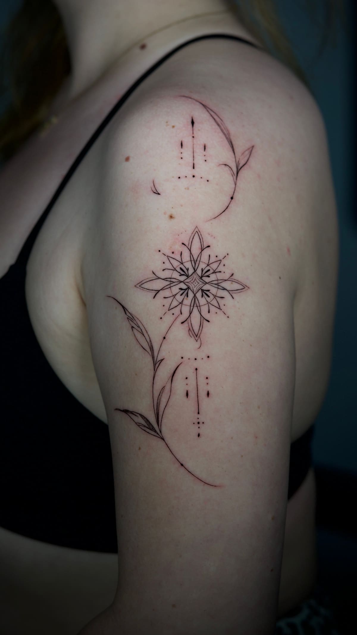 Fine Line tattoo by Aya