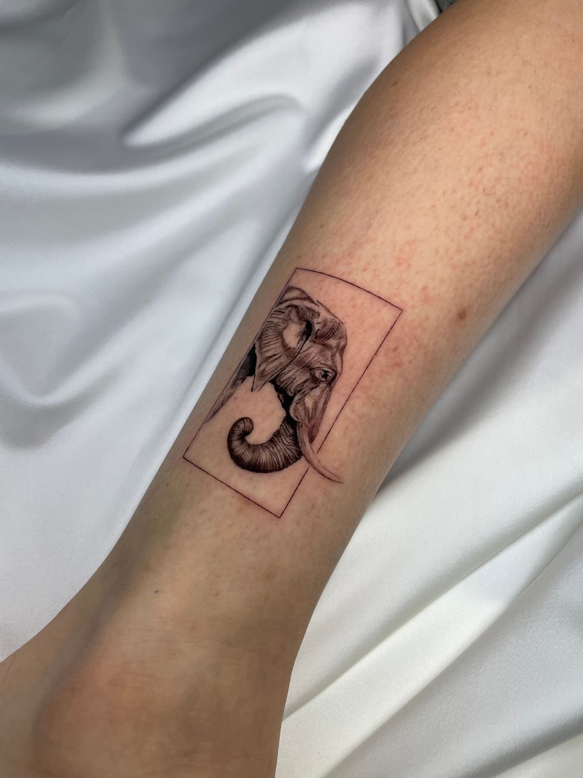 Fine Line tattoo by Aya